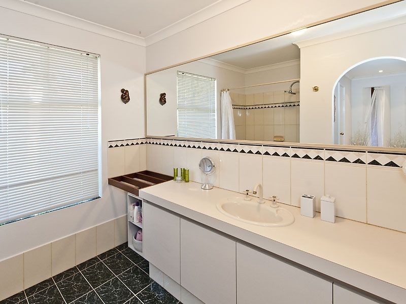 33 Southacre Drive, Canning Vale WA 6155