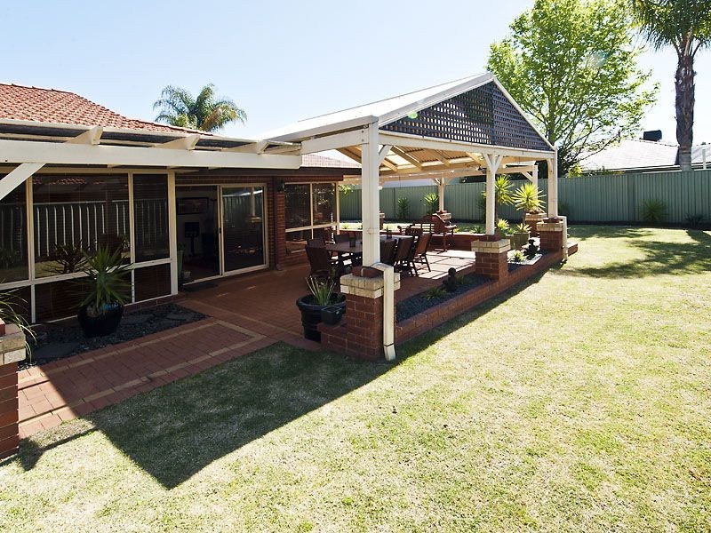 33 Southacre Drive, Canning Vale WA 6155