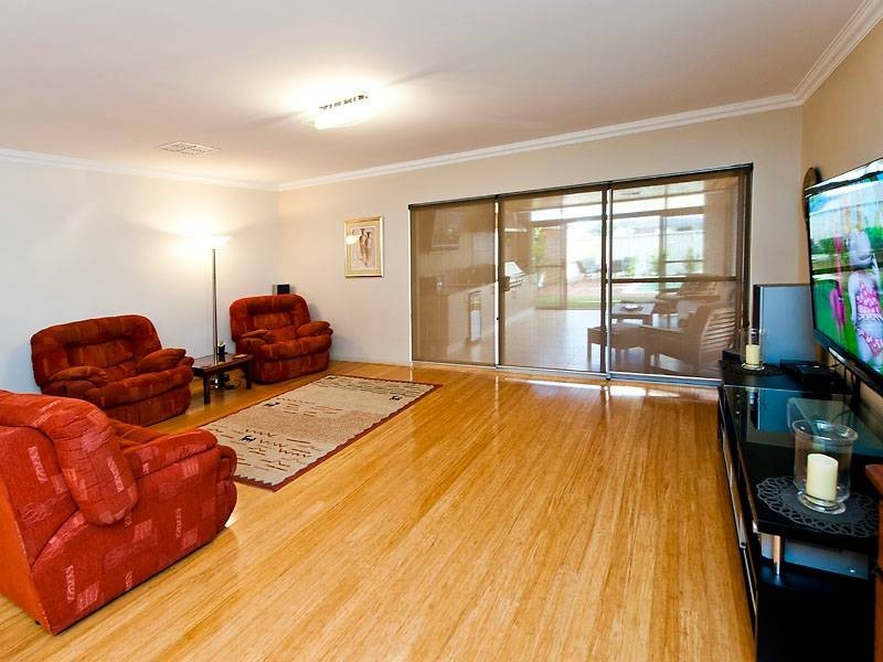 4 Bramley Drive, Canning Vale WA 6155