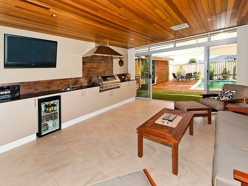 4 Bramley Drive, Canning Vale WA 6155