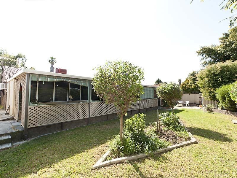 12 Girraween Street, Armadale WA 6112