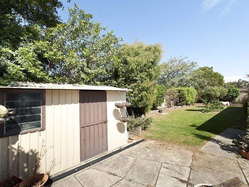 12 Girraween Street, Armadale WA 6112