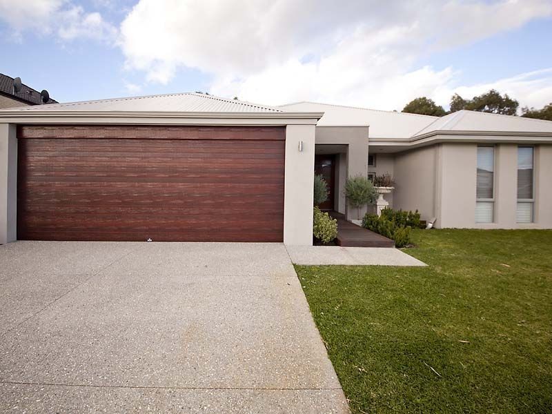 4 Westville Mews, Piara Waters WA 6112