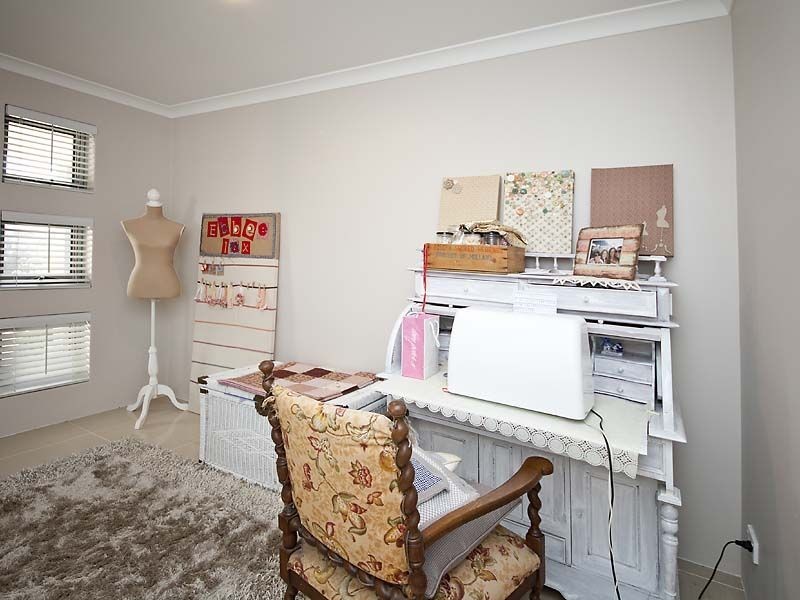 4 Westville Mews, Piara Waters WA 6112