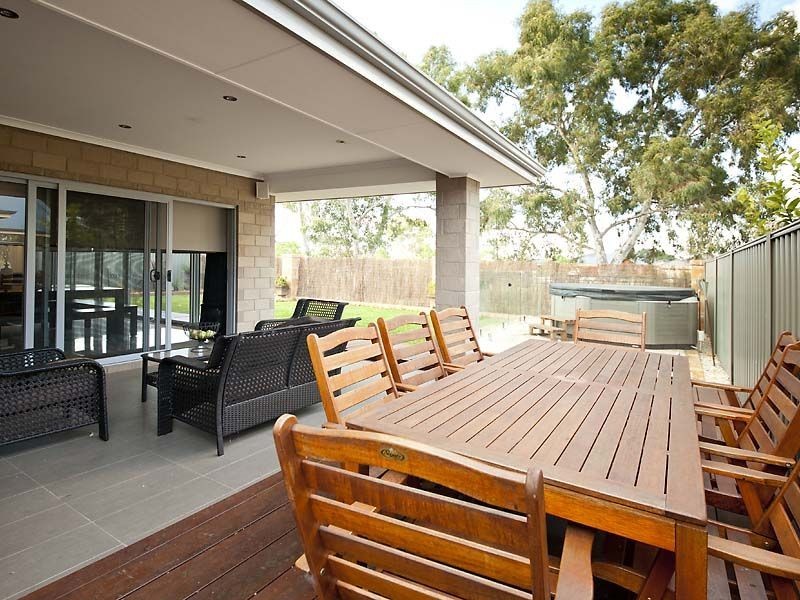 4 Westville Mews, Piara Waters WA 6112