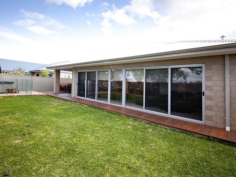 4 Westville Mews, Piara Waters WA 6112