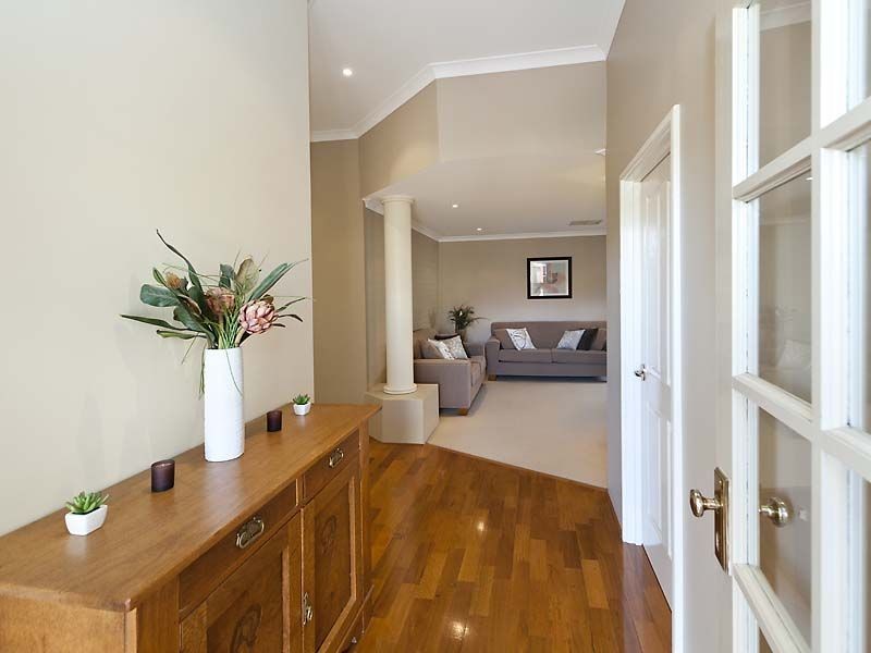 10 Frampton Crescent, Canning Vale WA 6155