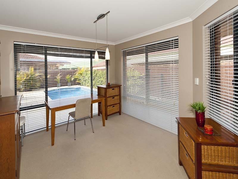 10 Frampton Crescent, Canning Vale WA 6155