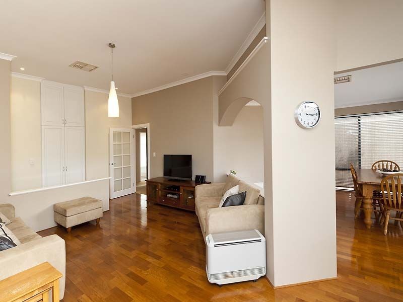 10 Frampton Crescent, Canning Vale WA 6155