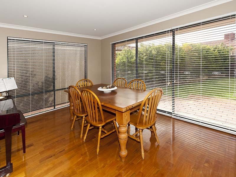 10 Frampton Crescent, Canning Vale WA 6155