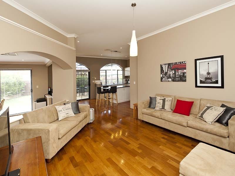 10 Frampton Crescent, Canning Vale WA 6155