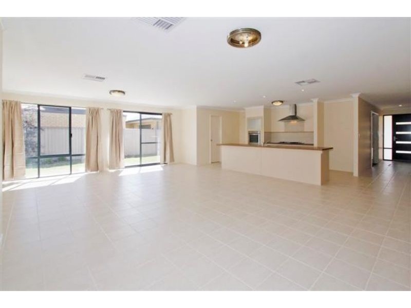 7 Kersley Loop, Harrisdale WA 6112