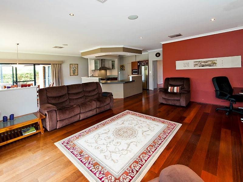 5 Houston Boulevard, Canning Vale WA 6155