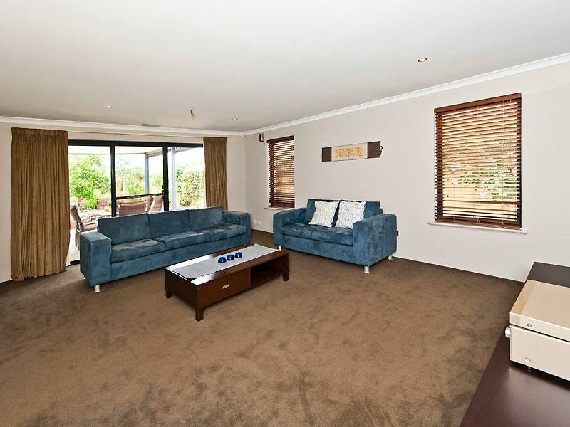 5 Houston Boulevard, Canning Vale WA 6155