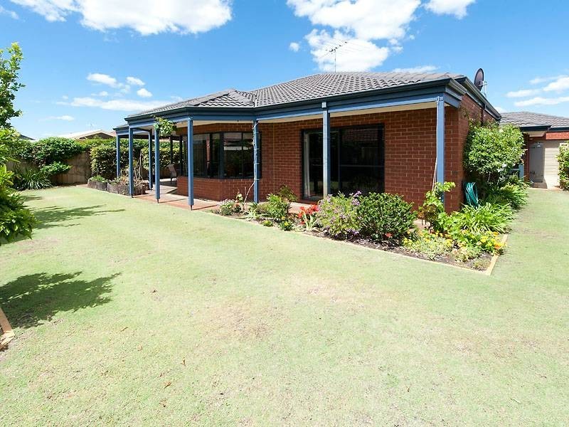 5 Houston Boulevard, Canning Vale WA 6155