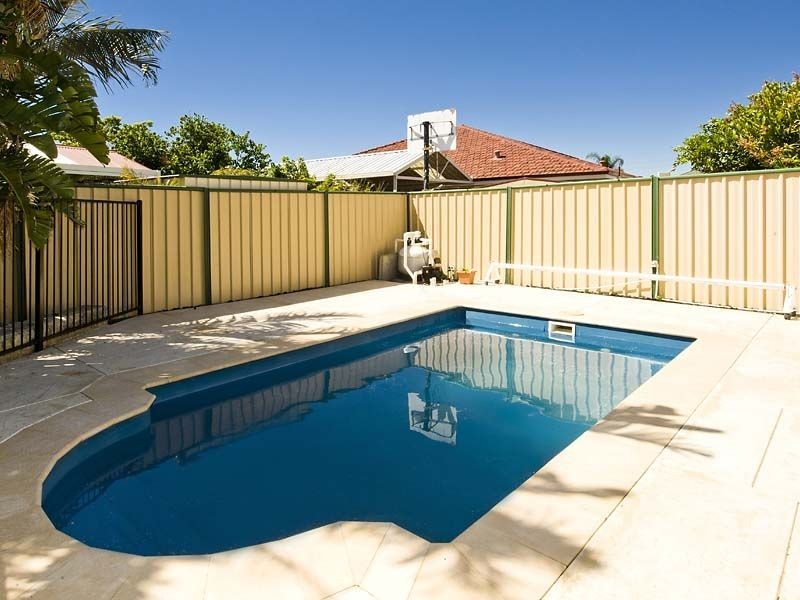 50 Brunswick Road, Thornlie WA 6108