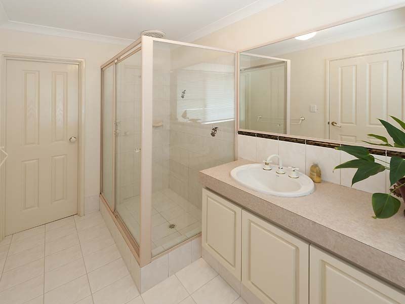 9 Petrea Place, Canning Vale WA 6155