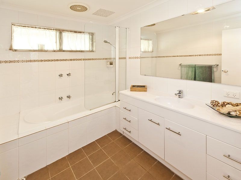 36 Ailsworth Court, Thornlie WA 6108