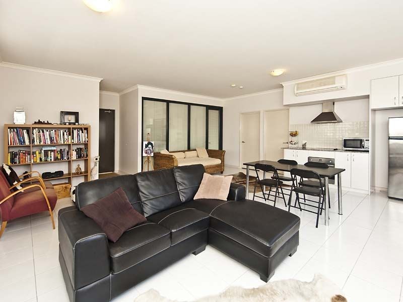 Unit 12, 2-4 Pensioner Guard Road, North Fremantle WA 6159