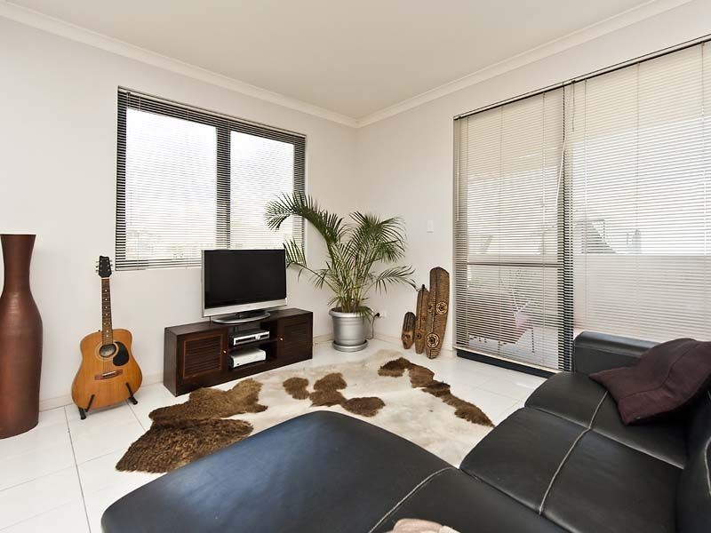 Unit 12, 2-4 Pensioner Guard Road, North Fremantle WA 6159