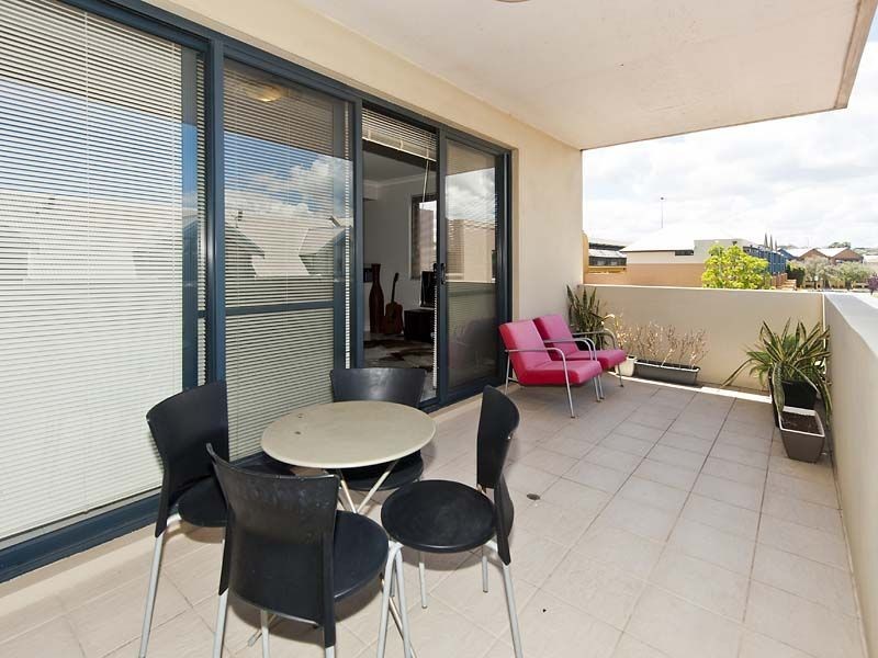 Unit 12, 2-4 Pensioner Guard Road, North Fremantle WA 6159