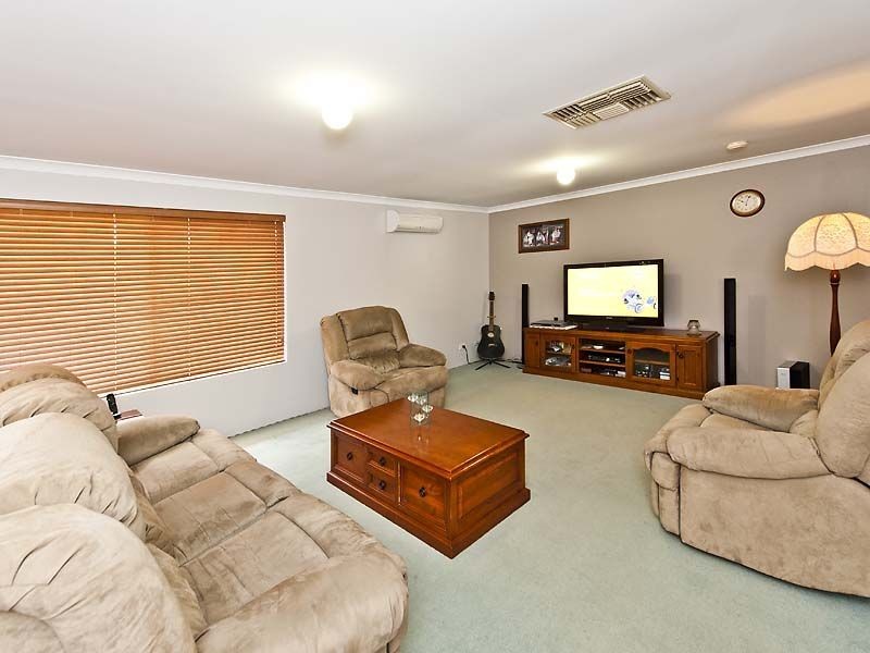 79 Bindoon Loop, Huntingdale WA 6110