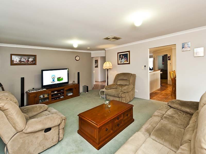 79 Bindoon Loop, Huntingdale WA 6110