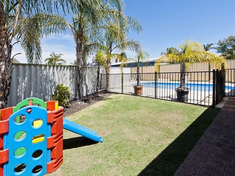 79 Bindoon Loop, Huntingdale WA 6110