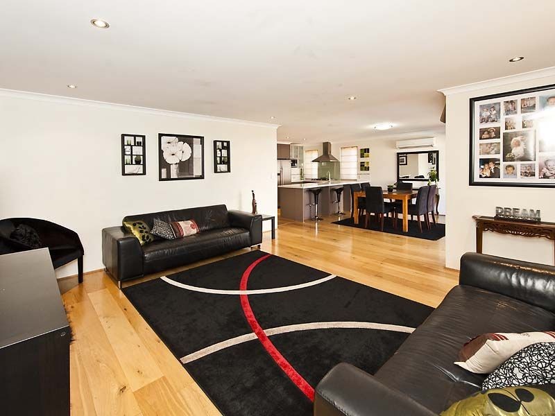 10 St Alban Promenade, Canning Vale WA 6155