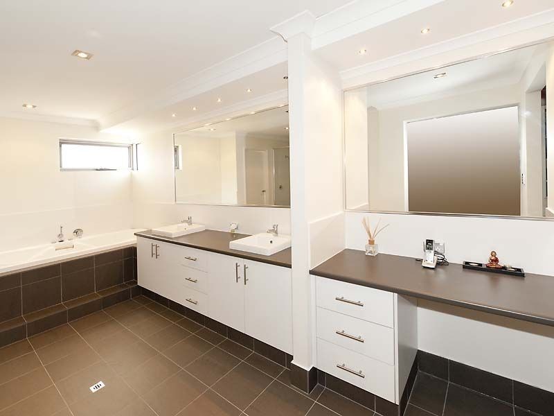 120 Columbia Parkway, Piara Waters WA 6112