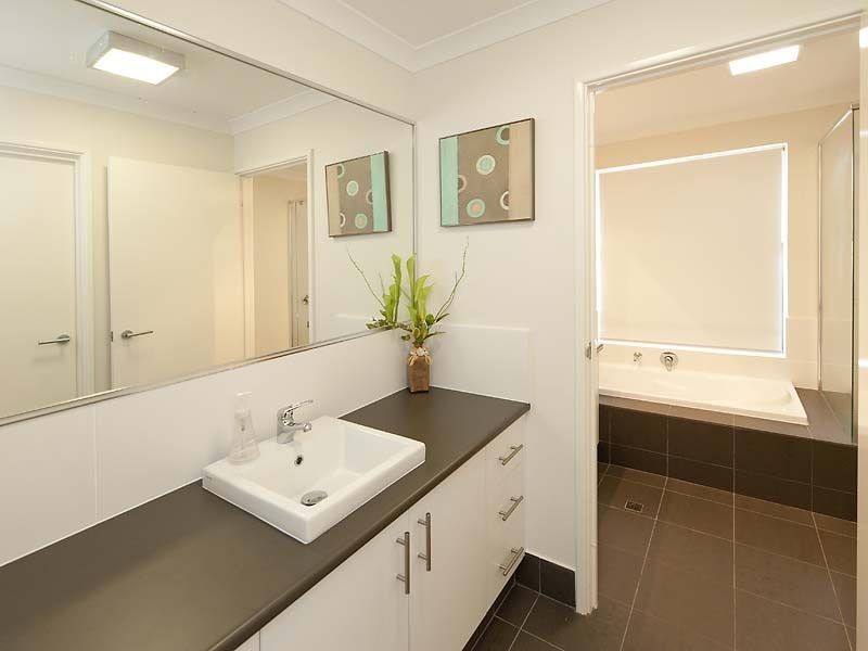 120 Columbia Parkway, Piara Waters WA 6112