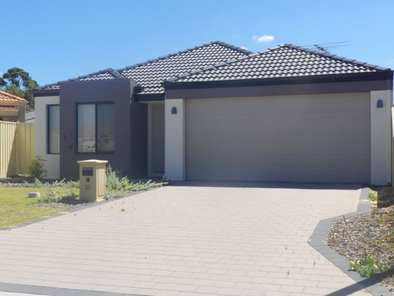 33 Tipperary Bend, Canning Vale WA 6155