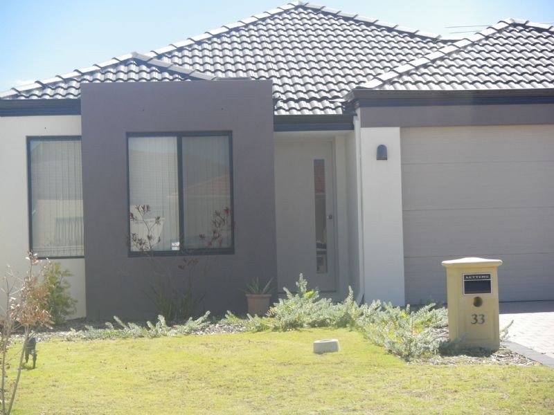 33 Tipperary Bend, Canning Vale WA 6155