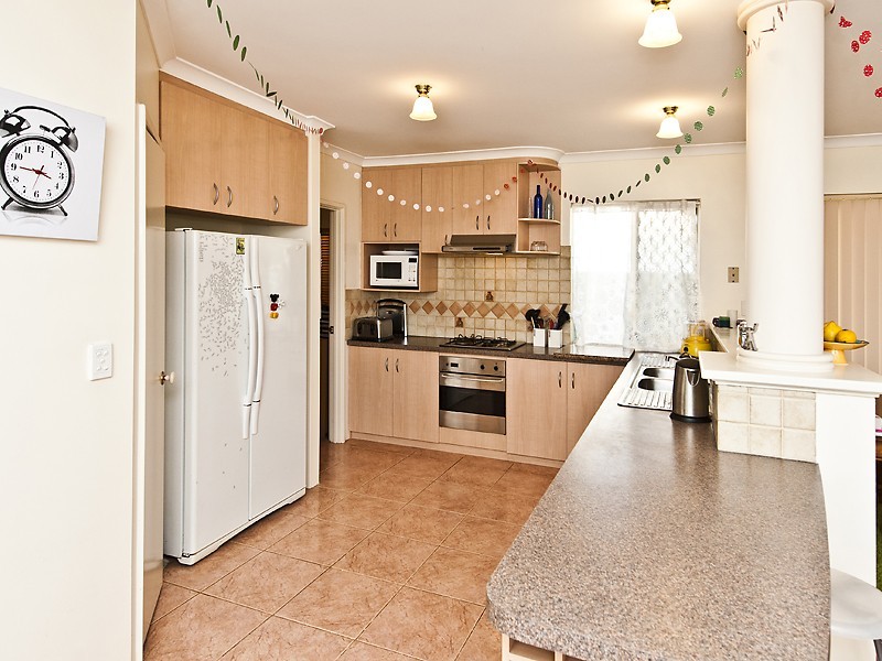 23 Davidia Lake Drive, Canning Vale WA 6155