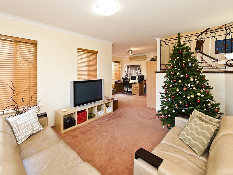 23 Davidia Lake Drive, Canning Vale WA 6155