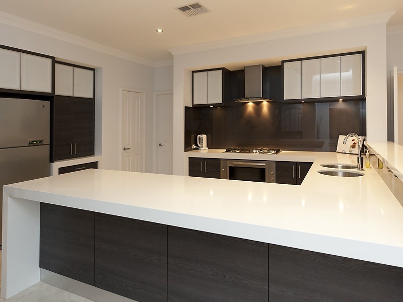 32 Castlewood Parkway, Southern River WA 6110