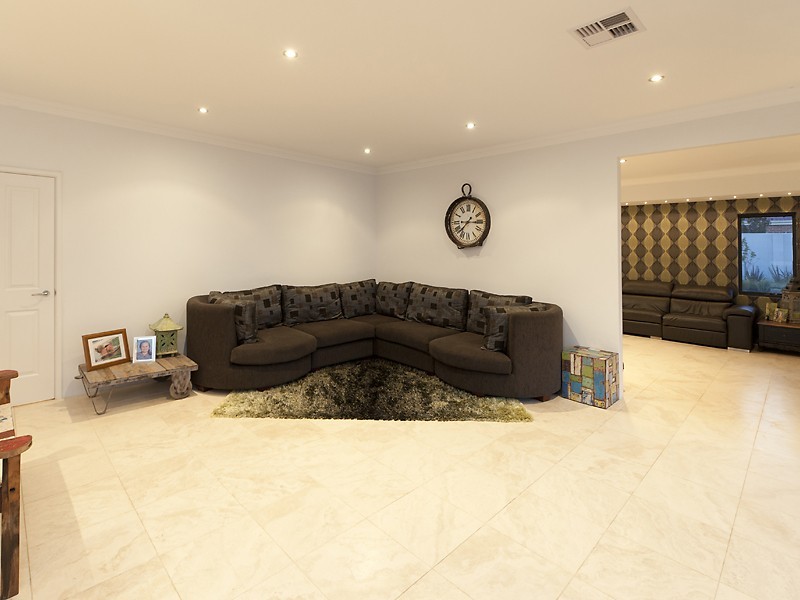 32 Castlewood Parkway, Southern River WA 6110