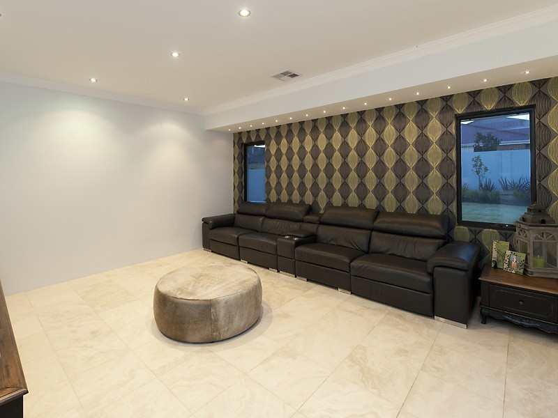 32 Castlewood Parkway, Southern River WA 6110