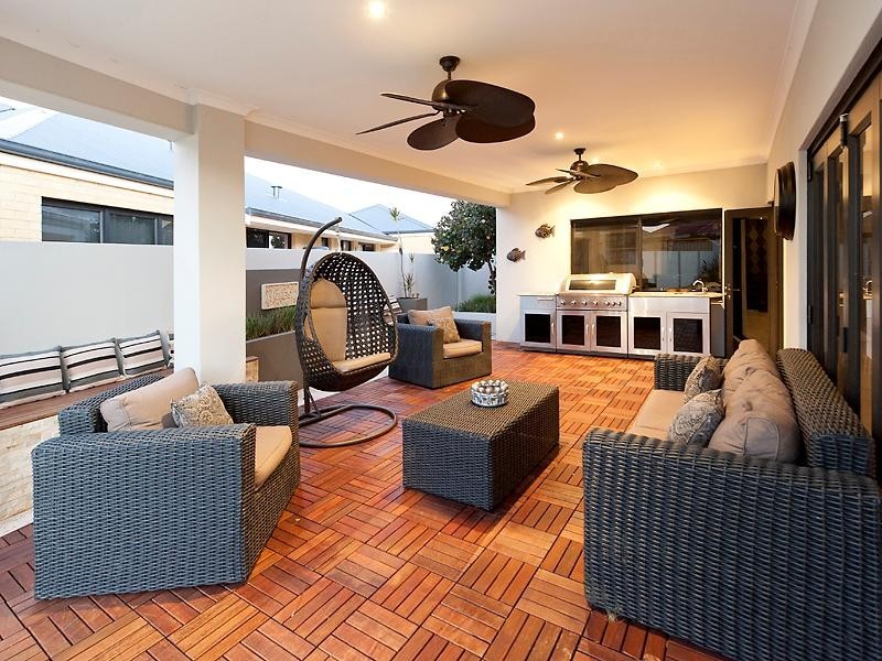 32 Castlewood Parkway, Southern River WA 6110