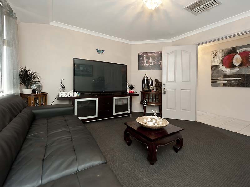 15 Casey Close, Canning Vale WA 6155