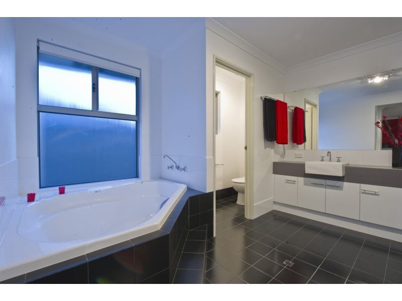 20 Yellowwood Avenue, Piara Waters WA 6112