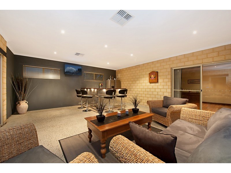 72 Blair Road, Oakford WA 6121