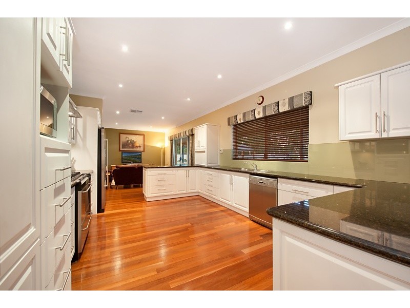 72 Blair Road, Oakford WA 6121