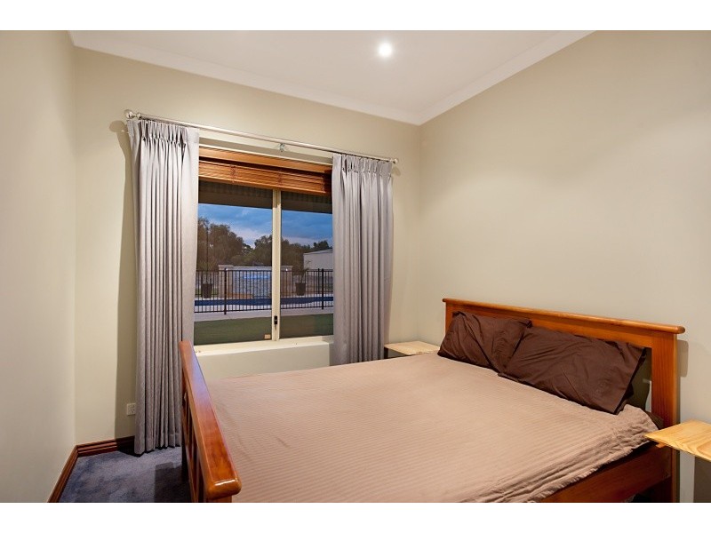 72 Blair Road, Oakford WA 6121