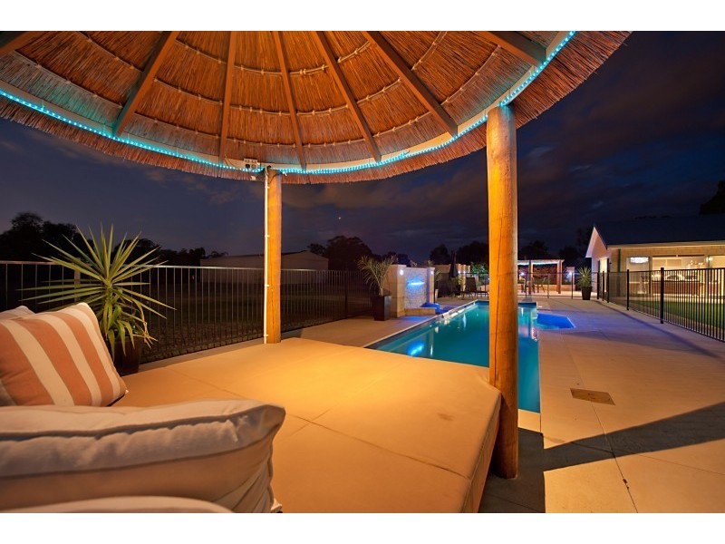 72 Blair Road, Oakford WA 6121