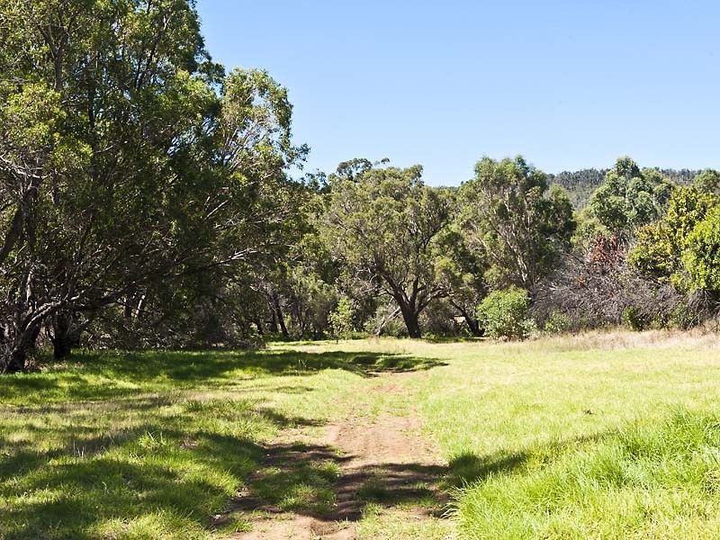 31 Armstrong Road, Kelmscott WA 6111