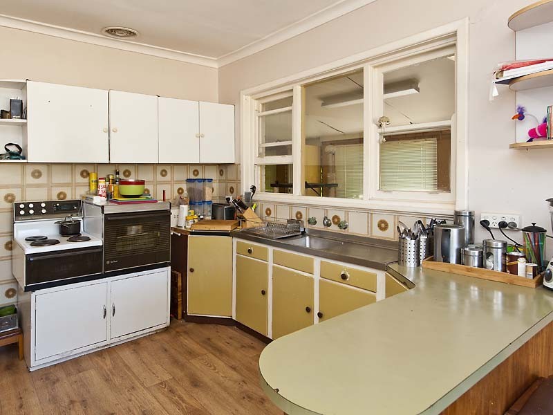31 Armstrong Road, Kelmscott WA 6111