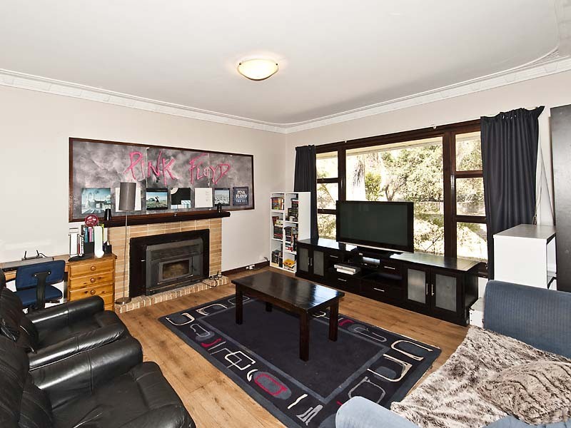31 Armstrong Road, Kelmscott WA 6111
