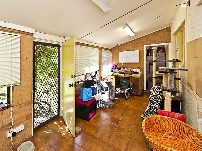 31 Armstrong Road, Kelmscott WA 6111