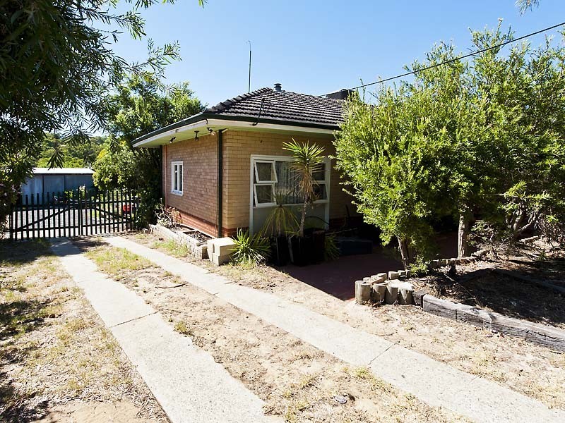 31 Armstrong Road, Kelmscott WA 6111